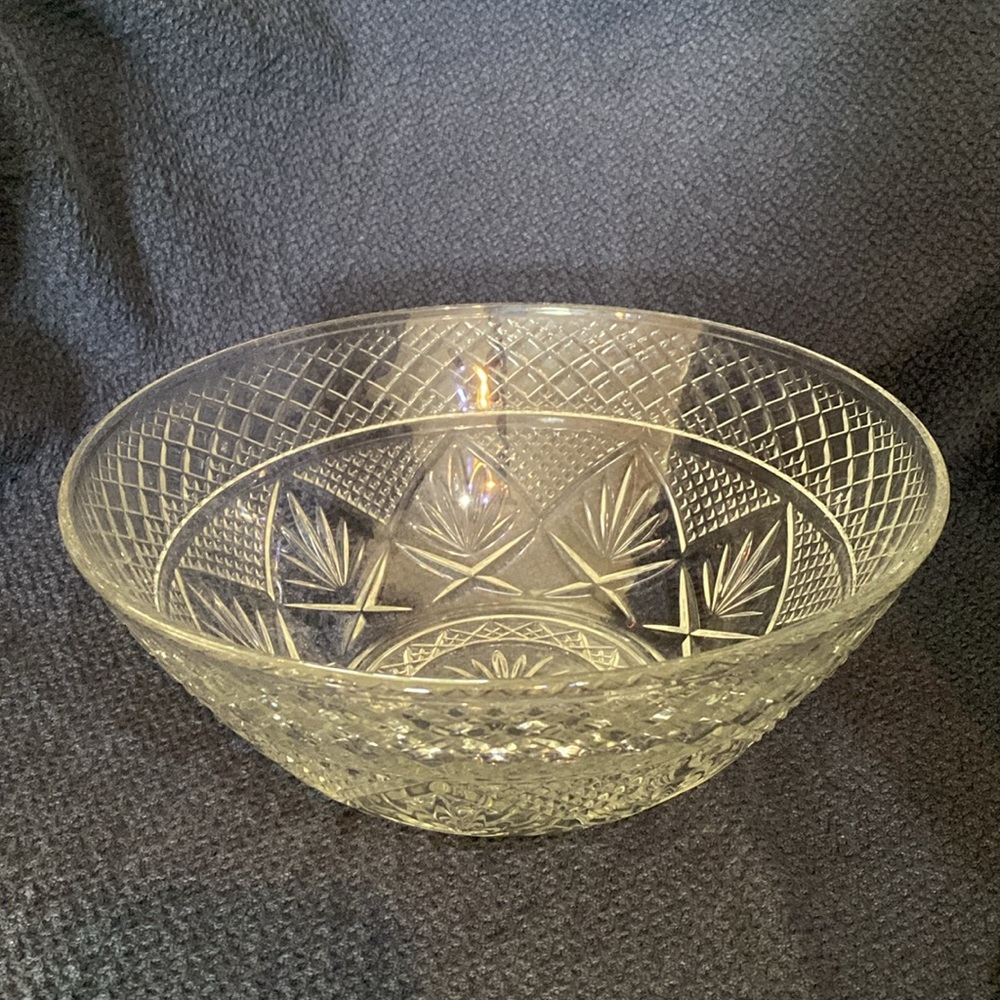 Elegant Clear Cut Glass Salad Bowl 10” wide